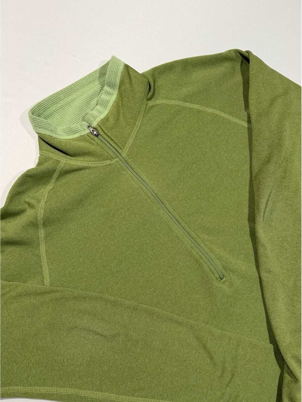 PATAGONIA R1 Regulatior Polartec Fleece Pullover Women's size Medium *FLAWS*